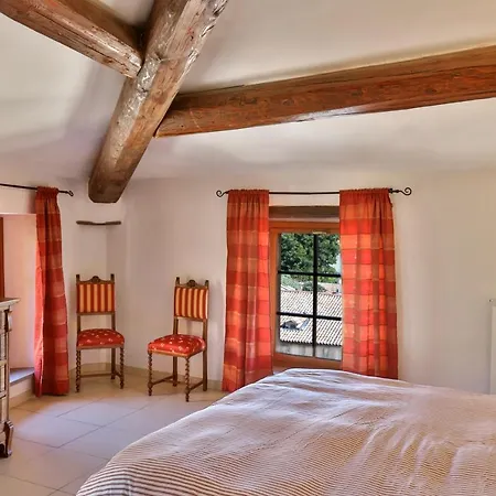 Pesce, Appartement *
