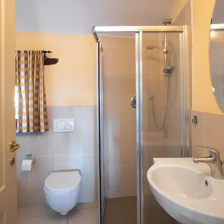 Pesce, Apartment Mombaruzzo