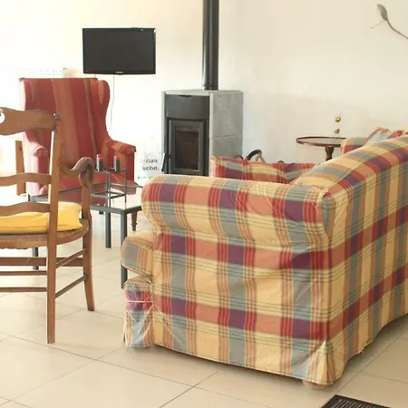 Pesce, Apartment *
