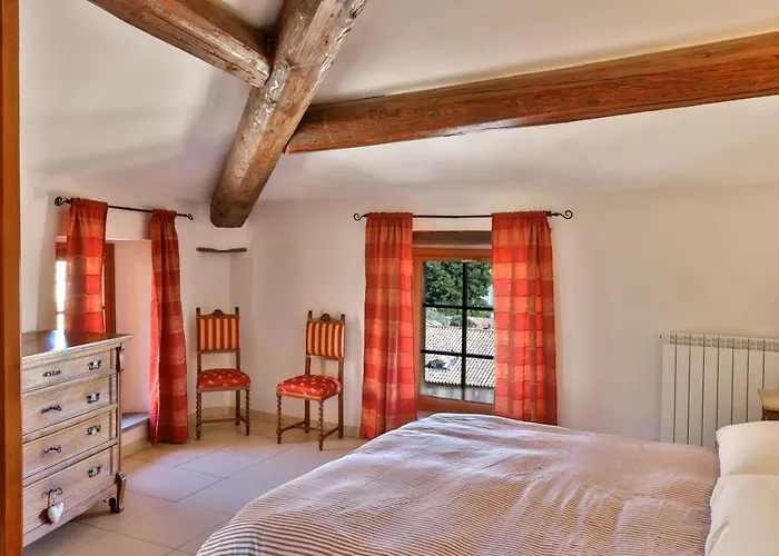 Pesce, Apartmán *