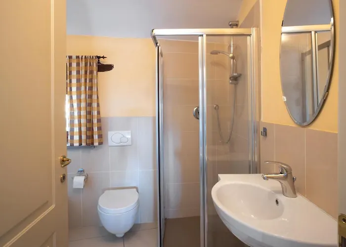 Pesce, Apartmán Mombaruzzo